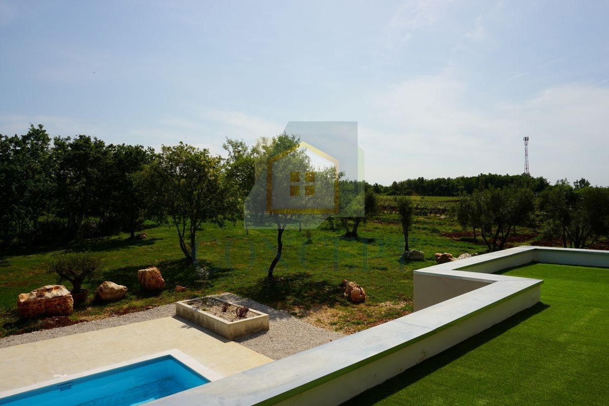 Poreč, dintorni, Ristrutturata villa in pietra con piscina e ampio giardino, 12 km dal mare