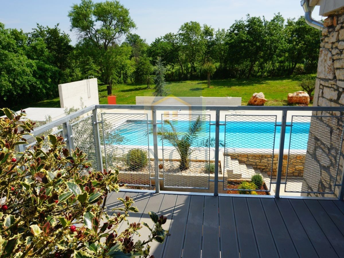 Poreč, dintorni, Ristrutturata villa in pietra con piscina e ampio giardino, 12 km dal mare