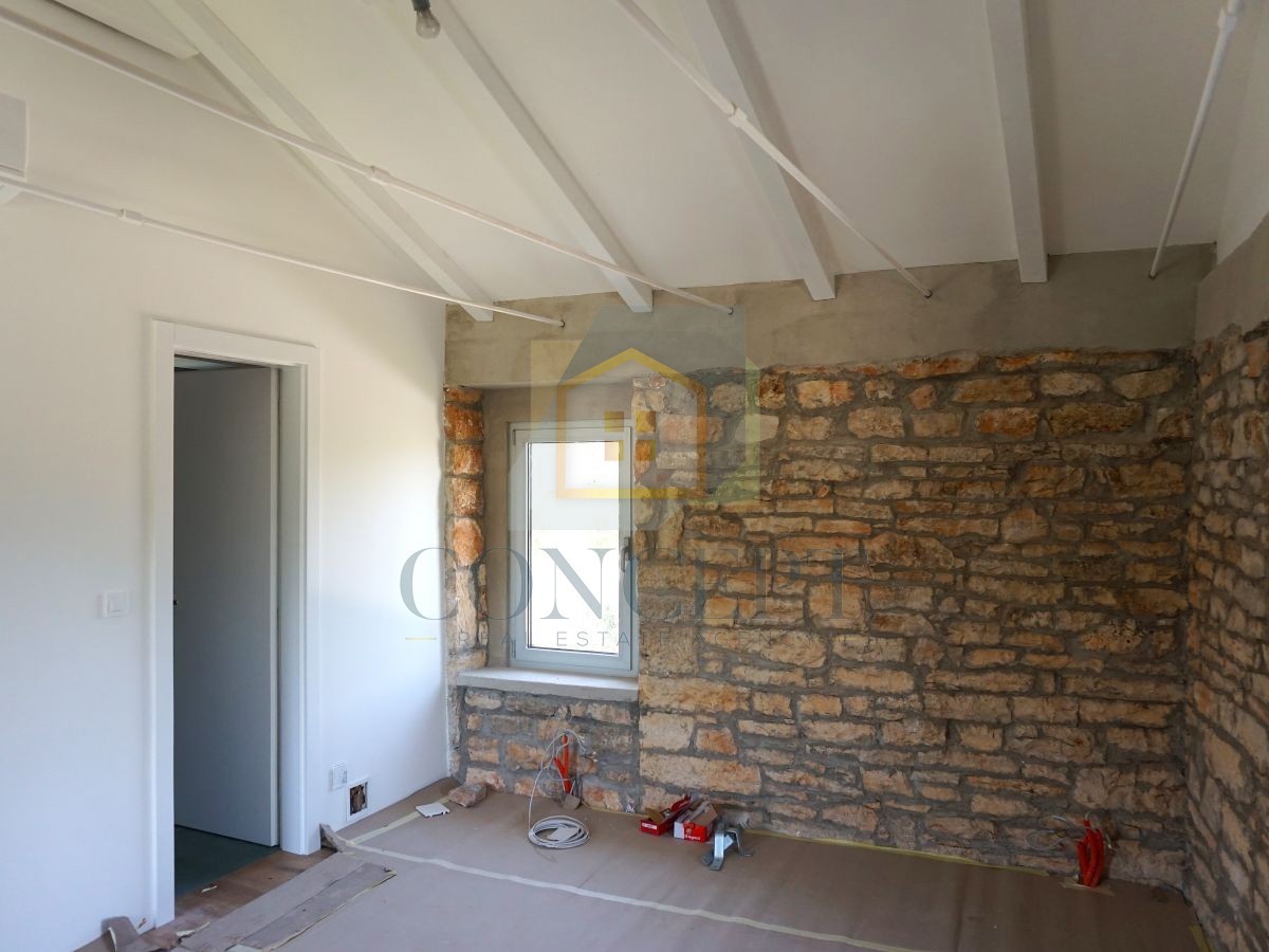 Poreč, dintorni, Ristrutturata villa in pietra con piscina e ampio giardino, 12 km dal mare