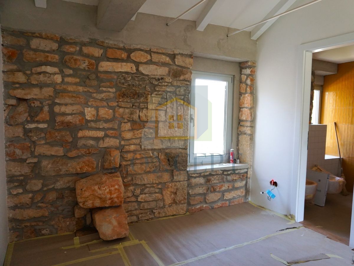 Poreč, dintorni, Ristrutturata villa in pietra con piscina e ampio giardino, 12 km dal mare