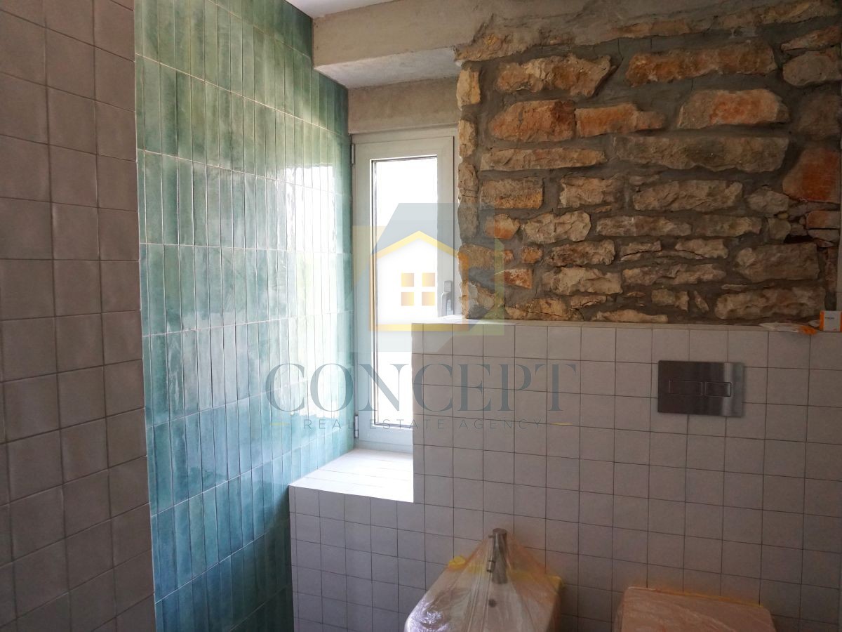 Poreč, dintorni, Ristrutturata villa in pietra con piscina e ampio giardino, 12 km dal mare