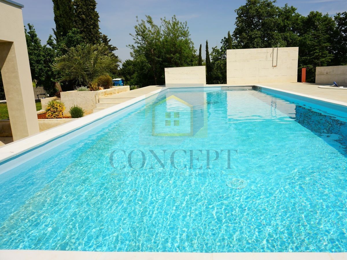 Poreč, dintorni, Ristrutturata villa in pietra con piscina e ampio giardino, 12 km dal mare