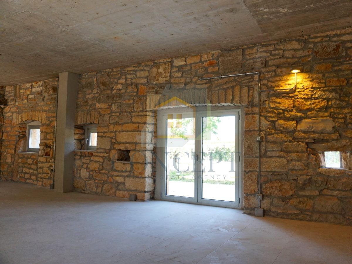 Poreč, dintorni, Ristrutturata villa in pietra con piscina e ampio giardino, 12 km dal mare