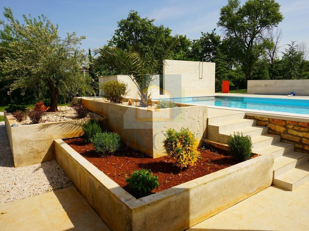 Poreč, dintorni, Ristrutturata villa in pietra con piscina e ampio giardino, 12 km dal mare