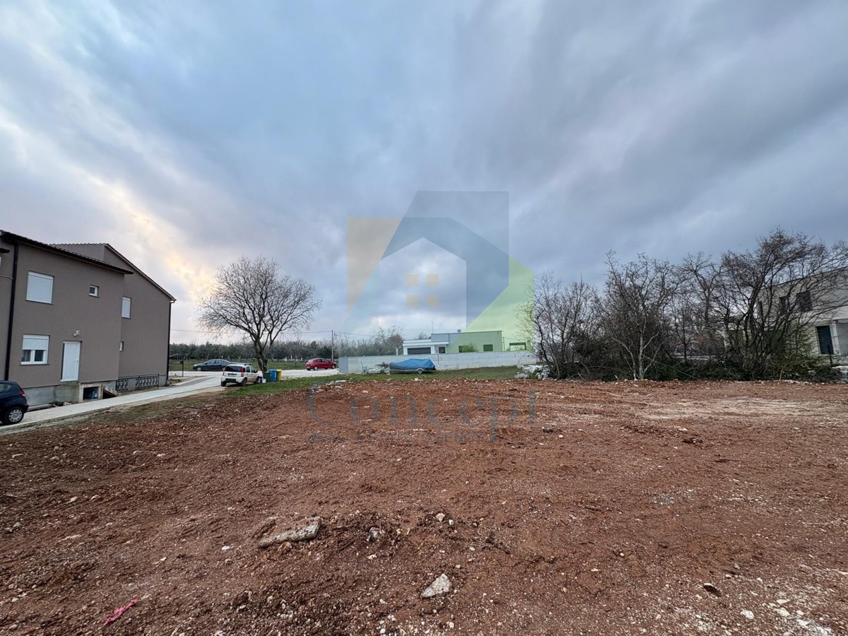 Poreč, dintorni, Terreno edificabile di 844 m2 in posizione tranquilla a 7 km dal mare
