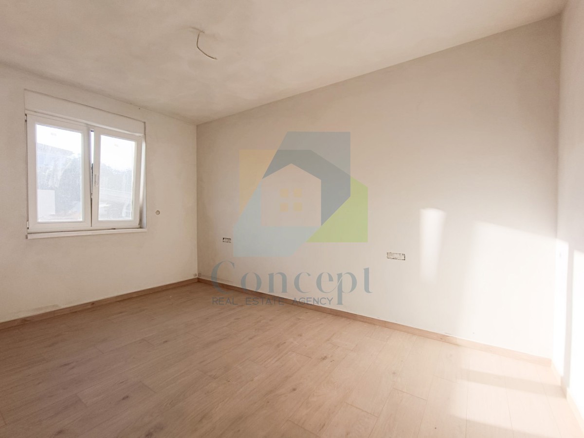 Poreč, dintorni, Appartamento al primo piano con due camere da letto e vista mare