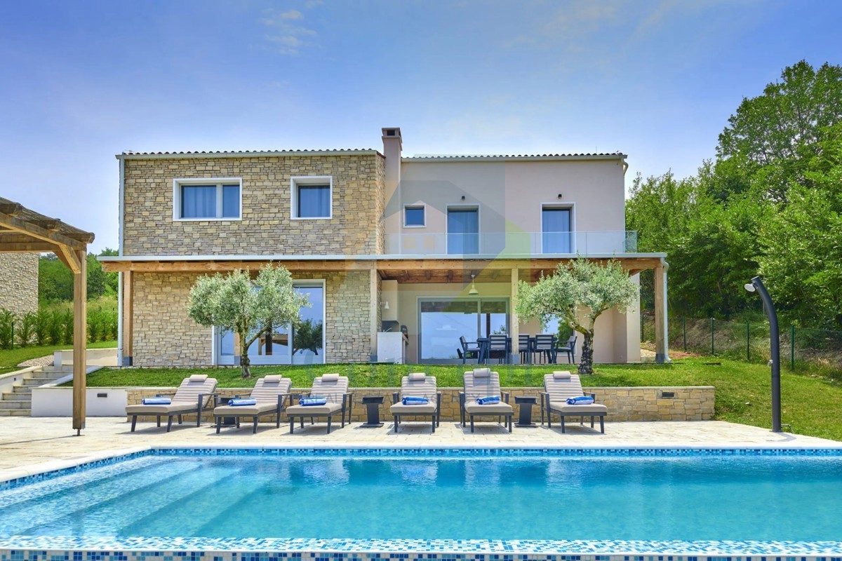 Motovun, dintorni, Prekrasna Villa con 5 camere da letto, piscina e vista su Motovun