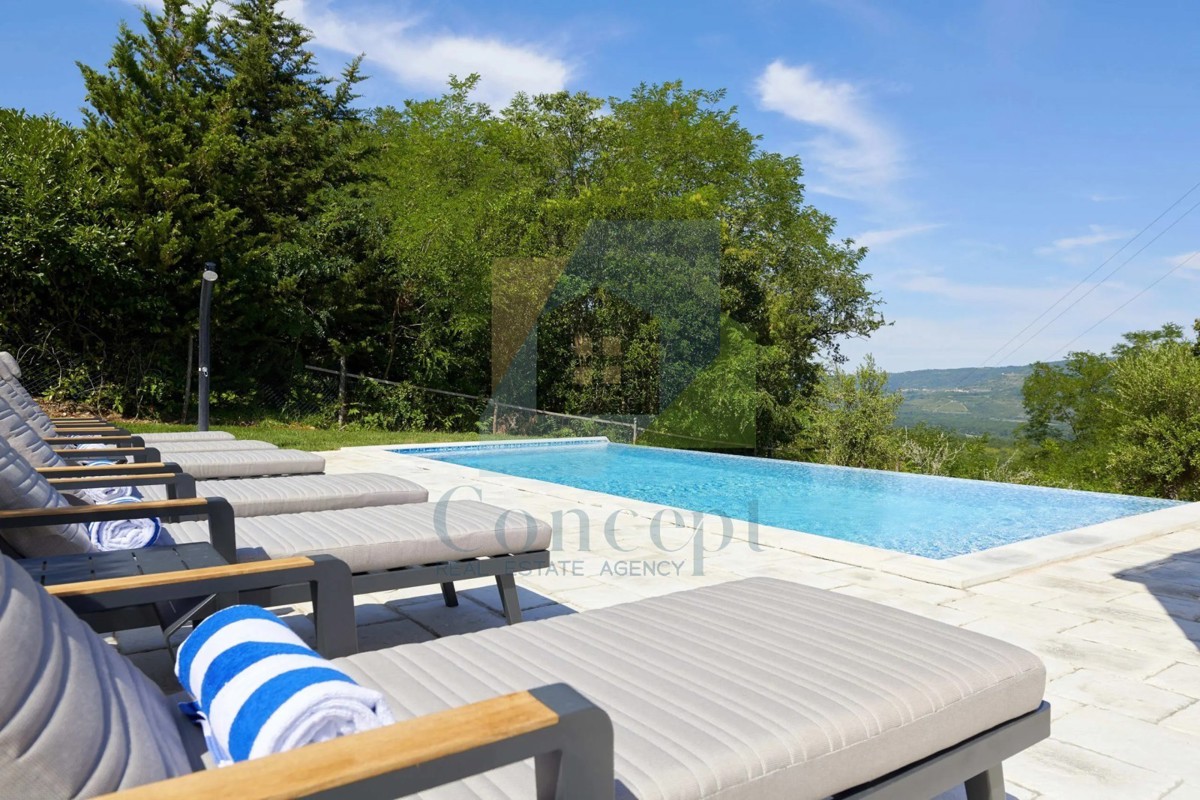 Motovun, dintorni, Prekrasna Villa con 5 camere da letto, piscina e vista su Motovun