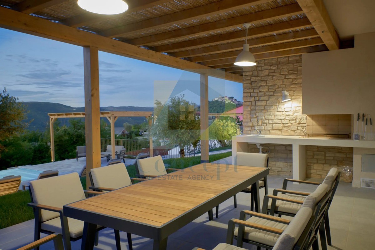 Motovun, dintorni, Prekrasna Villa con 5 camere da letto, piscina e vista su Motovun