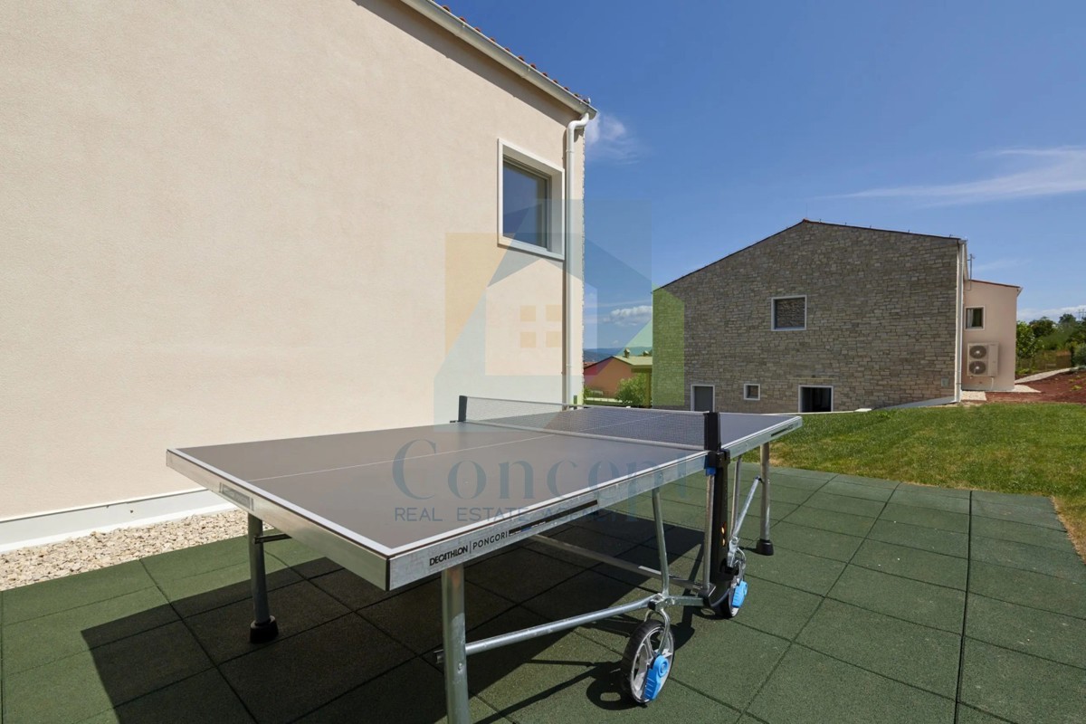 Motovun, dintorni, Prekrasna Villa con 5 camere da letto, piscina e vista su Motovun