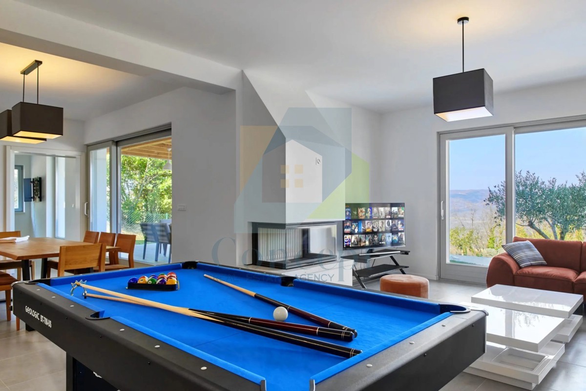 Motovun, dintorni, Prekrasna Villa con 5 camere da letto, piscina e vista su Motovun