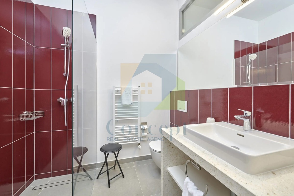 Motovun, dintorni, Prekrasna Villa con 5 camere da letto, piscina e vista su Motovun