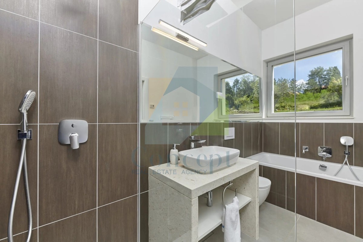 Motovun, dintorni, Prekrasna Villa con 5 camere da letto, piscina e vista su Motovun