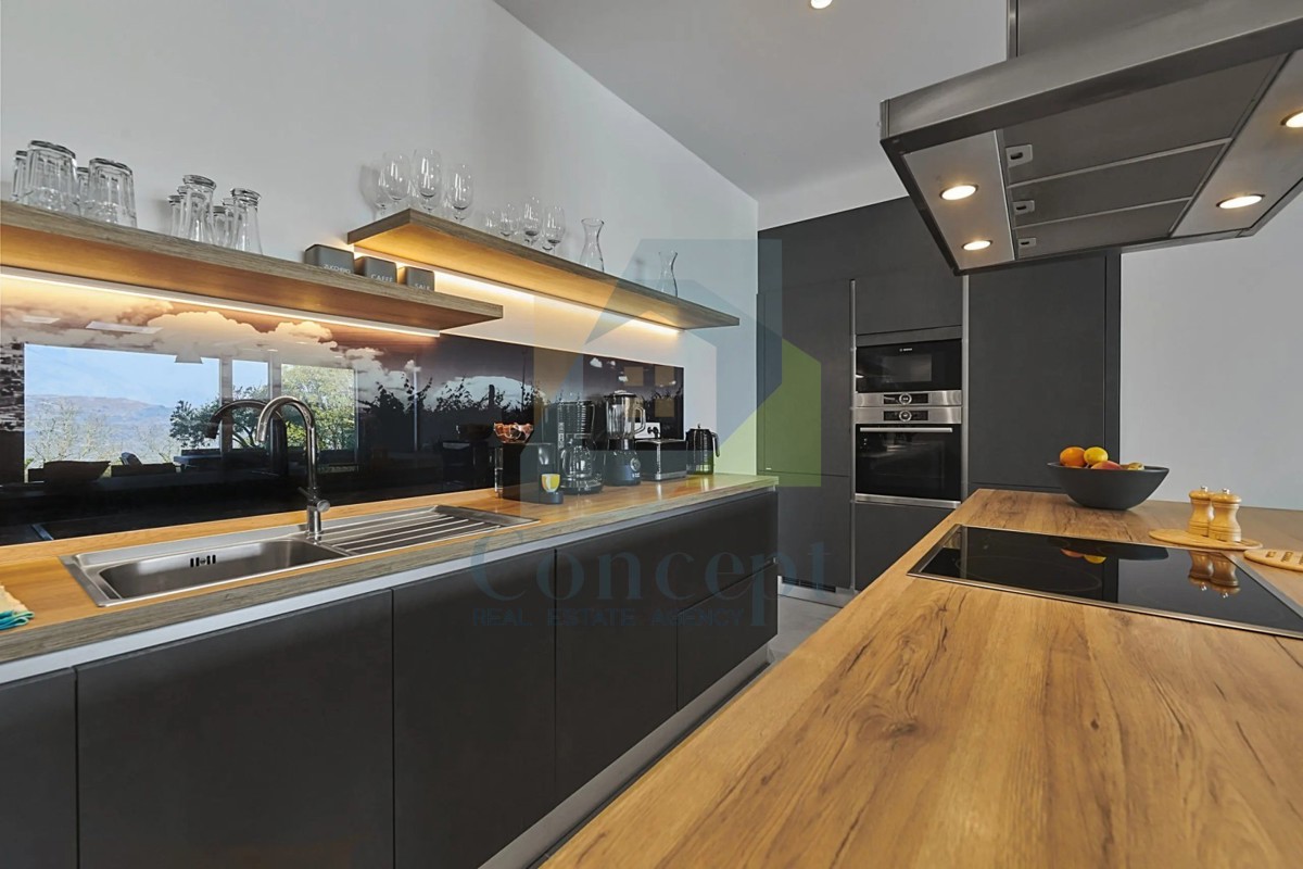 Motovun, dintorni, Prekrasna Villa con 5 camere da letto, piscina e vista su Motovun