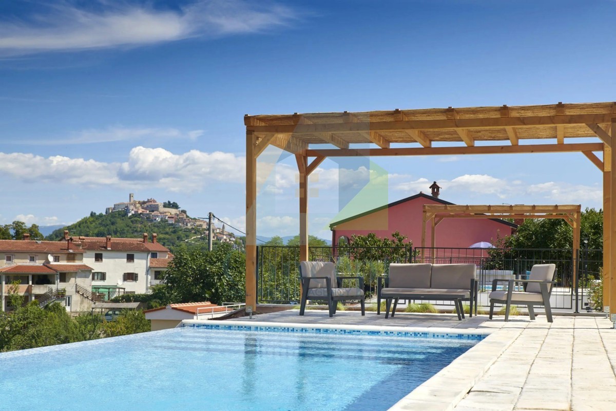 Motovun, dintorni, Prekrasna Villa con 5 camere da letto, piscina e vista su Motovun