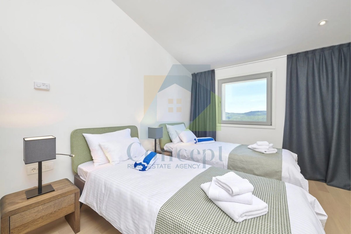 Motovun, dintorni, Prekrasna Villa con 5 camere da letto, piscina e vista su Motovun