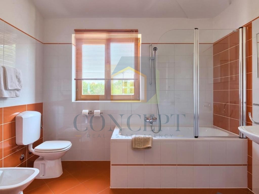 Poreč, dintorni, Casa con piscina e vista mare, 7 km dal mare