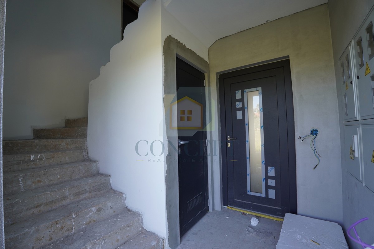 Poreč, dintorni, Appartamento al piano con 3 camere da letto, giardino e piscina comune