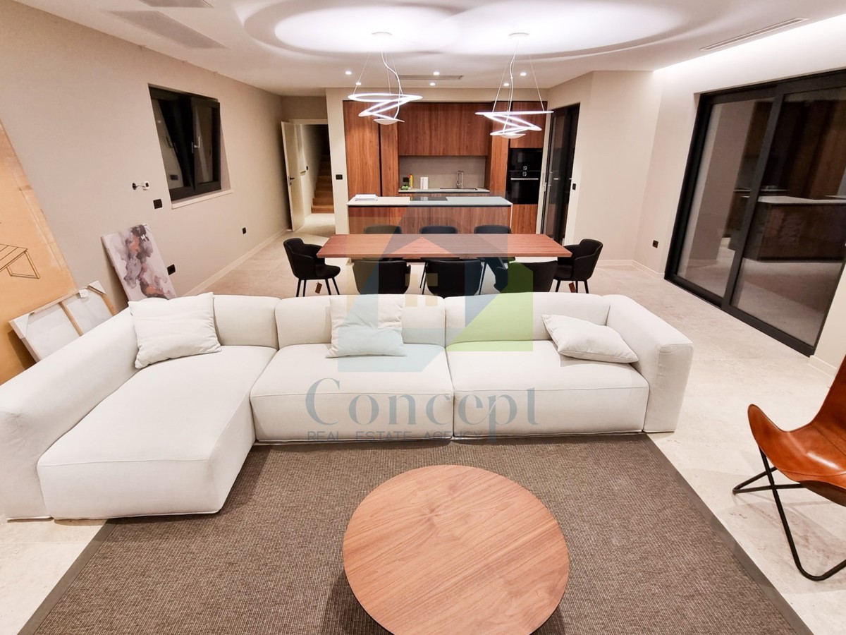 Poreč, dintorni, Villa di lusso con piscina e vista mare, a 12 km dal mare