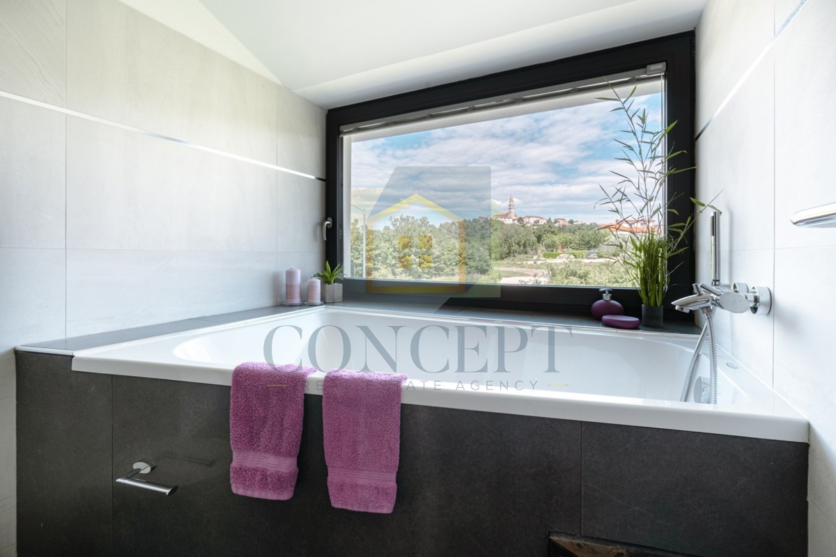 Poreč, dintorni, Villa di lusso con vista panoramica sul mare, 10 km dal mare