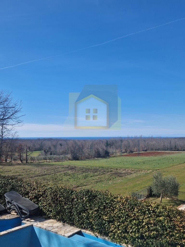 Poreč, dintorni, Incantevole villa in pietra con piscina e vista mare, a 15 km dal mare