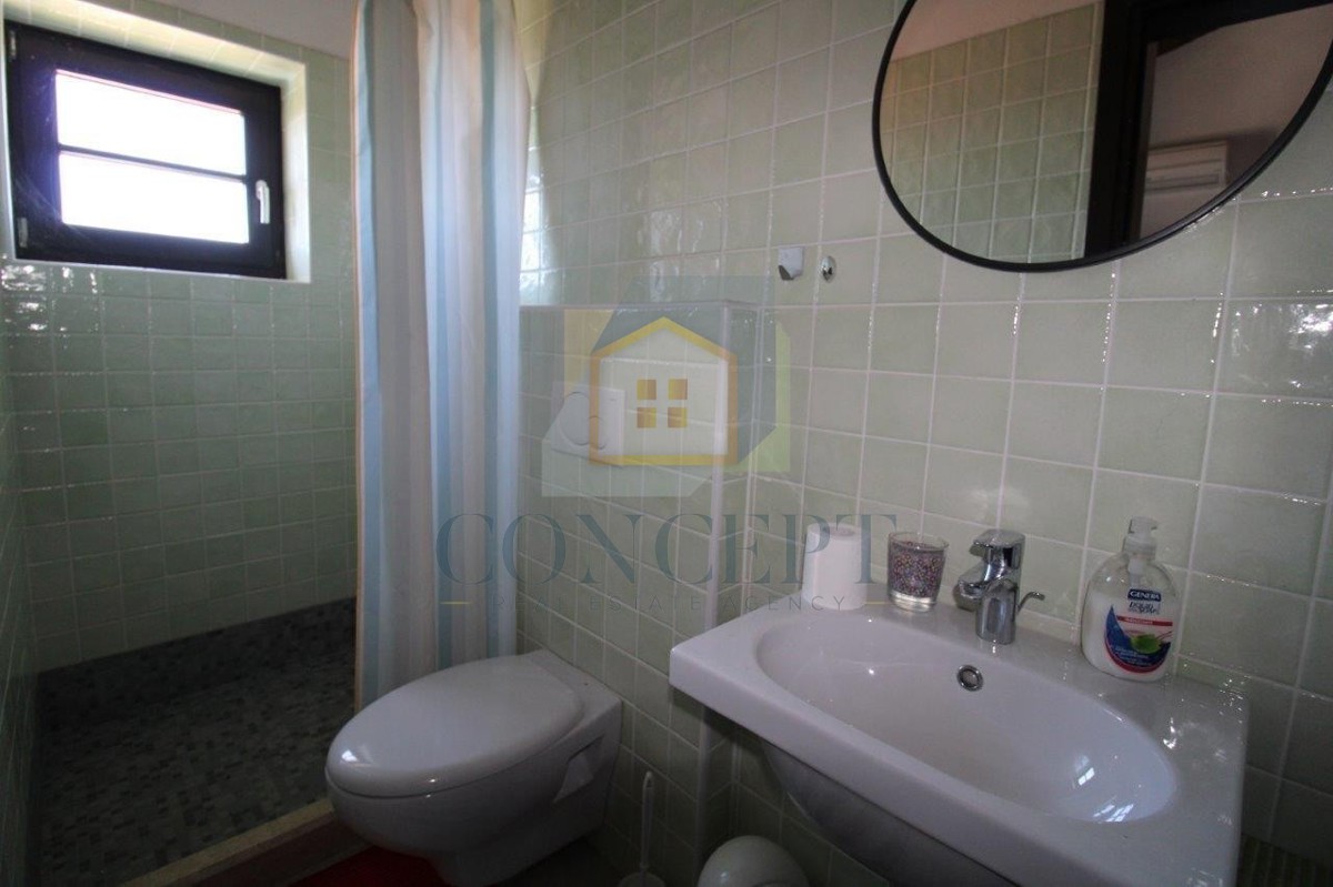 Poreč, dintorni, Incantevole villa in pietra con piscina e vista mare, a 15 km dal mare