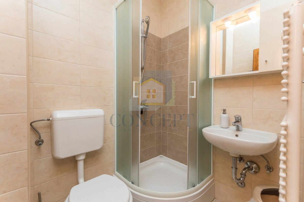 Poreč, dintorni, Splendida casa in pietra con grande giardino e piscina, a 12 km dal mare