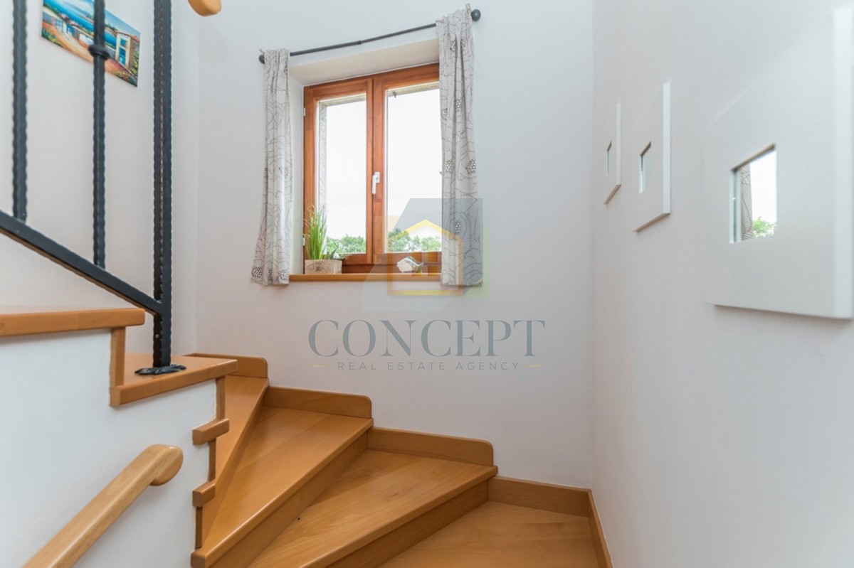 Poreč, dintorni, Splendida casa in pietra con grande giardino e piscina, a 12 km dal mare