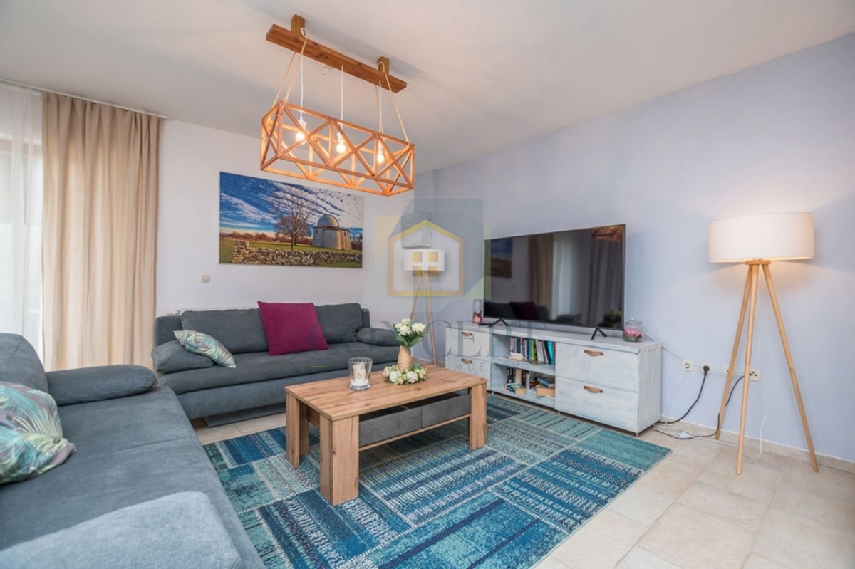 Poreč, dintorni, Splendida casa in pietra con grande giardino e piscina, a 12 km dal mare