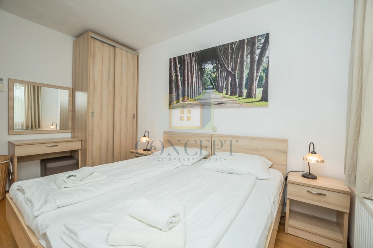 Poreč, dintorni, Splendida casa in pietra con grande giardino e piscina, a 12 km dal mare