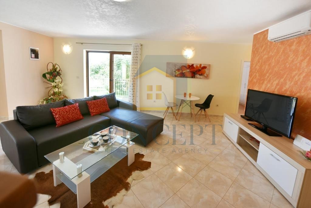 Poreč, dintorni, Casa indipendente con piscina in posizione tranquilla, a 19 km dal mare