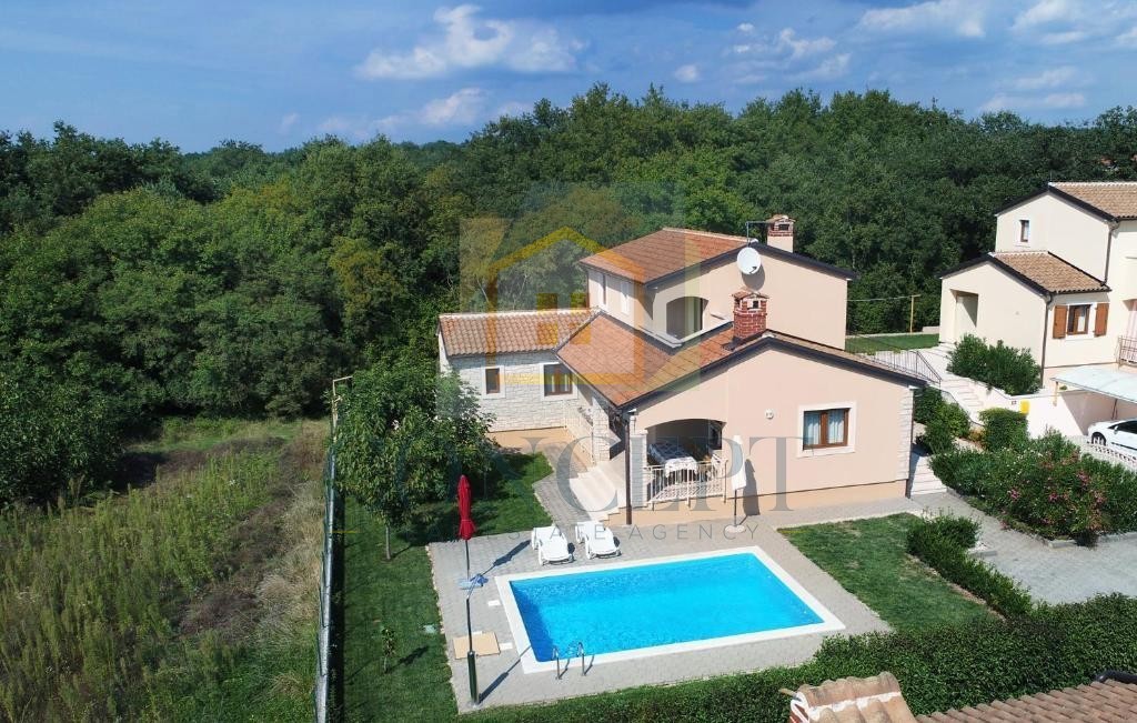 Poreč, dintorni, Casa indipendente con piscina in posizione tranquilla, a 19 km dal mare