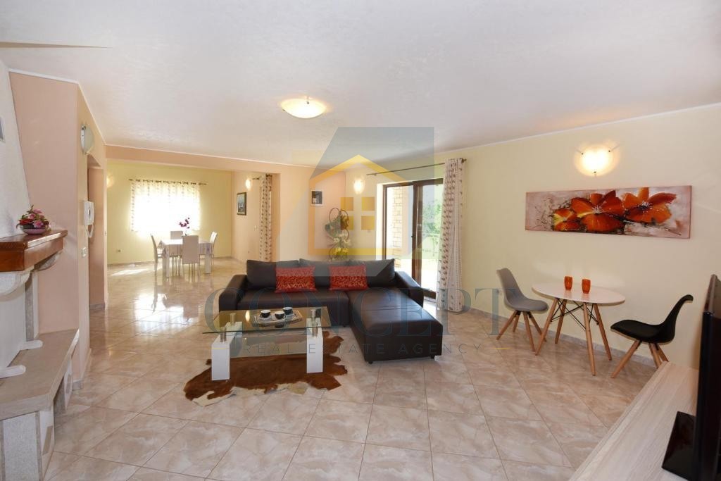 Poreč, dintorni, Casa indipendente con piscina in posizione tranquilla, a 19 km dal mare