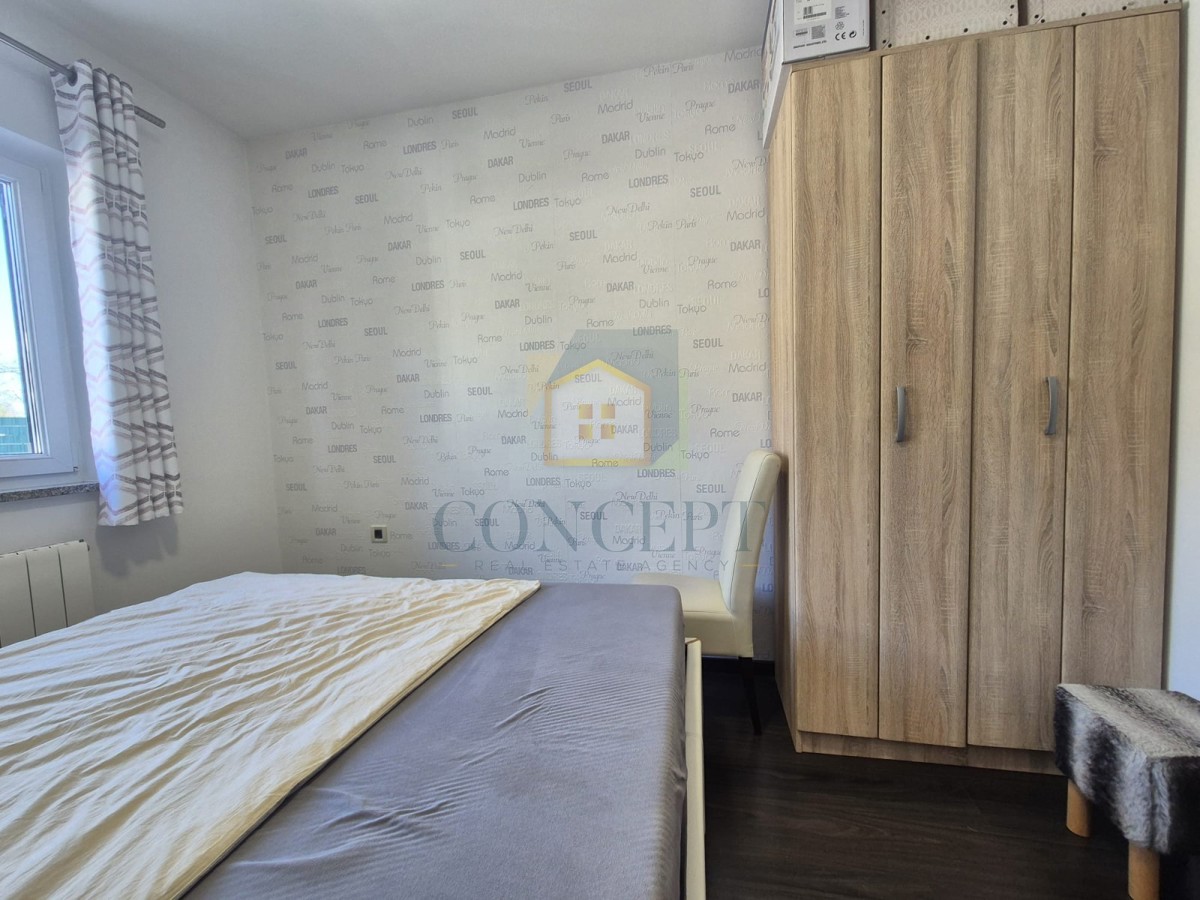 Poreč, Sv. Lovreč, dintorni, casa con piscina e garage, 24 km dal mare