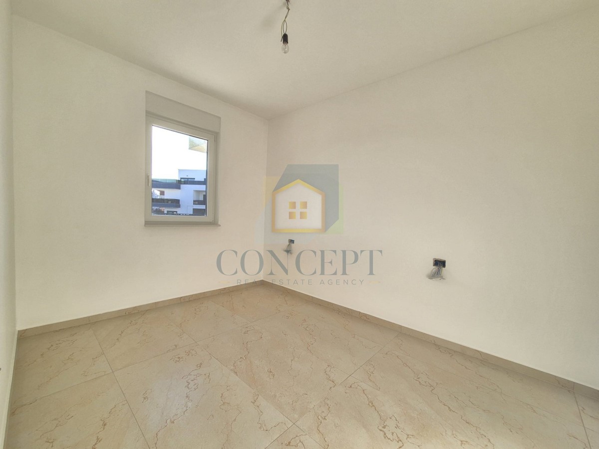 Poreč, dintorni, Appartamento al piano terra con due camere da letto e giardino, 1500 m dal mare