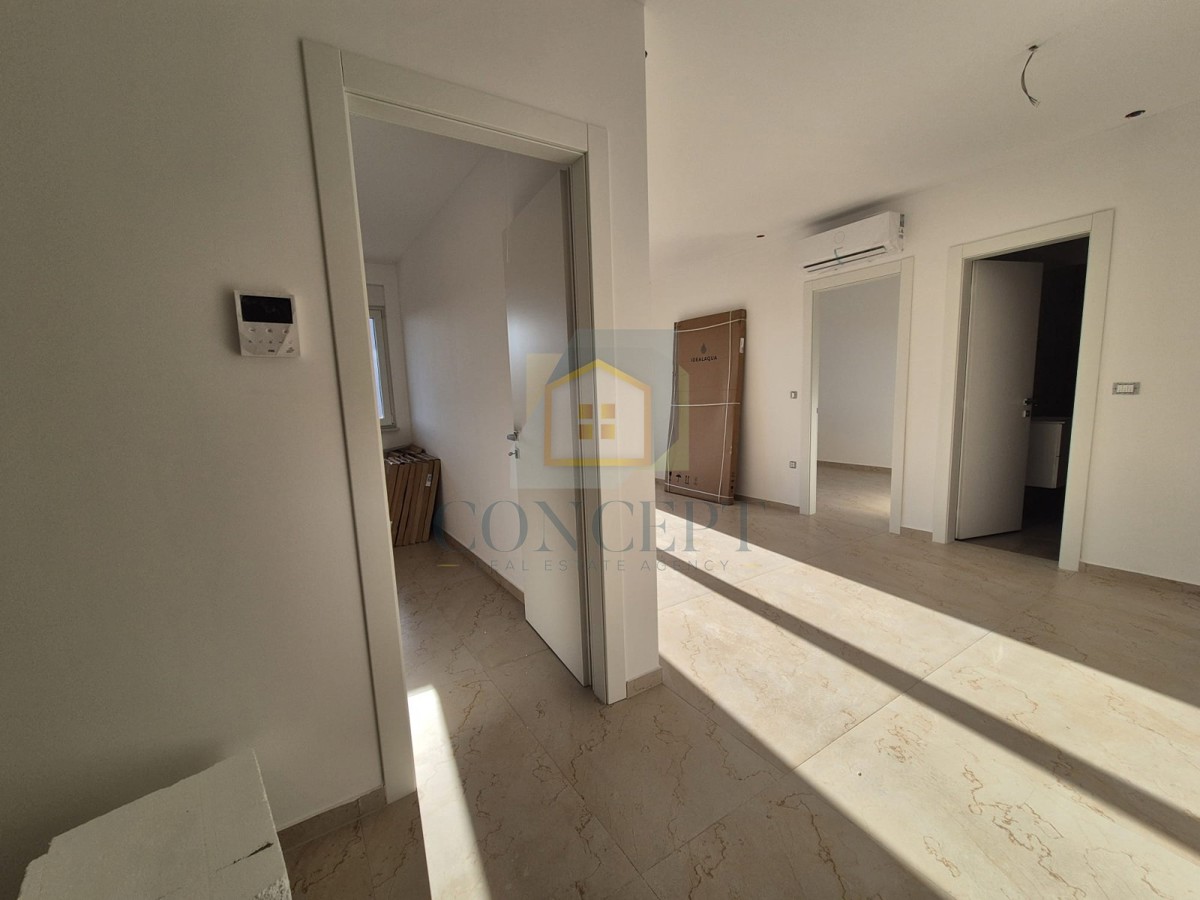 Poreč, dintorni, Appartamento al piano terra con due camere da letto e giardino, 1500 m dal mare