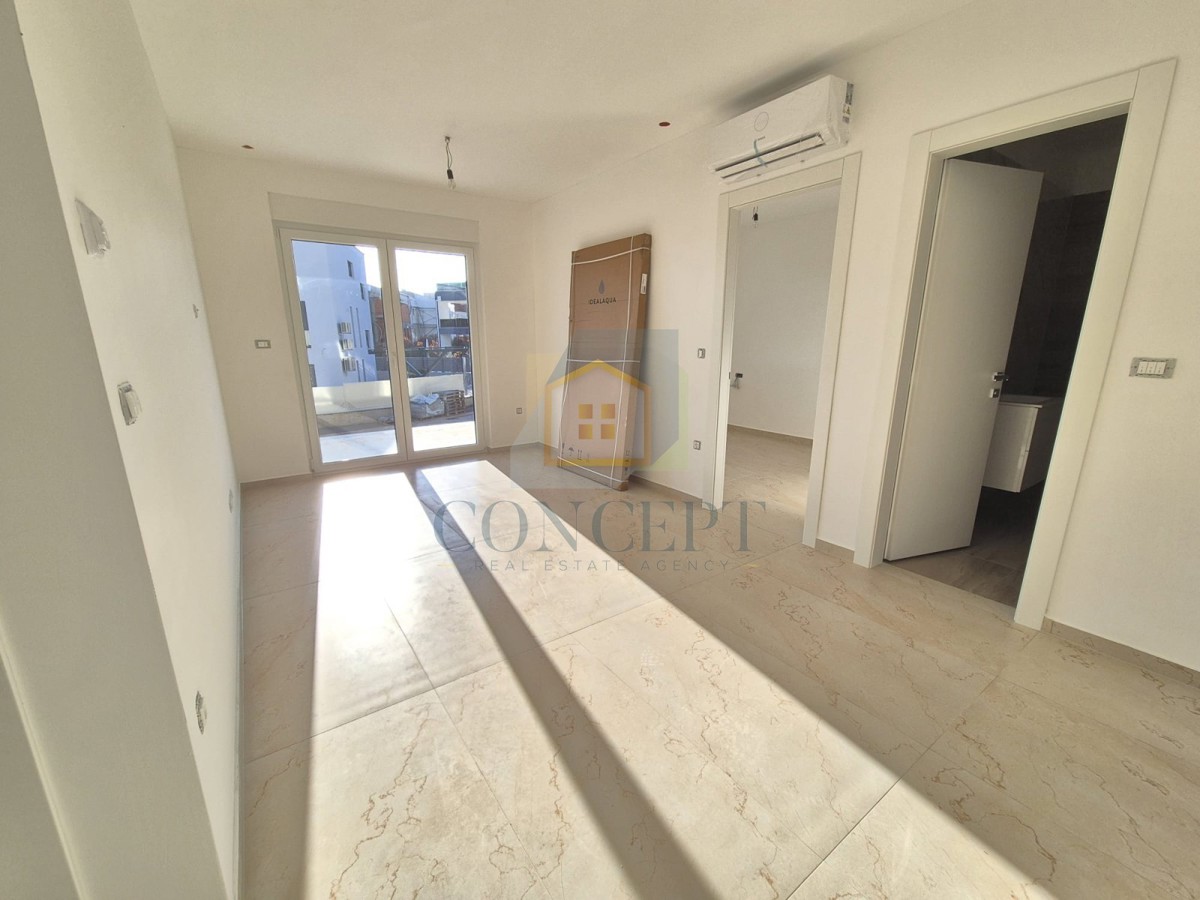 Poreč, dintorni, Appartamento al piano terra con due camere da letto e giardino, 1500 m dal mare