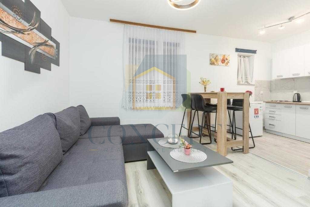 Poreč, dintorni, Appartamento suddiviso in due unità abitative, 8 km dal mare