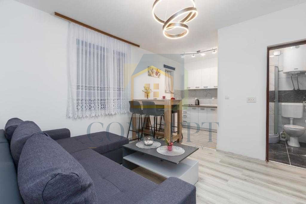 Poreč, dintorni, Appartamento suddiviso in due unità abitative, 8 km dal mare