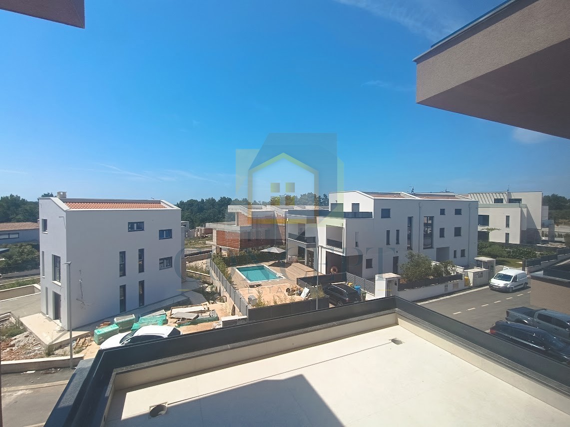 Poreč, dintorni, Appartamento di lusso al 2° piano di una nuova costruzione, 1300 m dal mare.