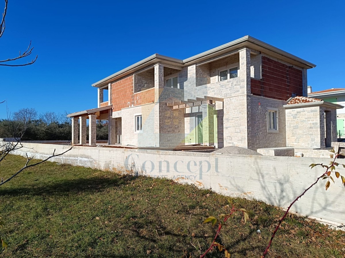 Poreč, dintorni, Splendida casa in pietra in una posizione idilliaca