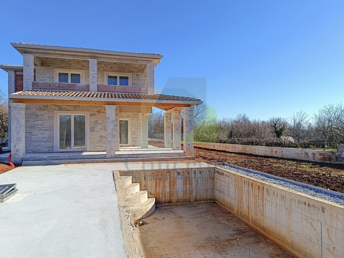 Poreč, dintorni, Splendida casa in pietra in una posizione idilliaca