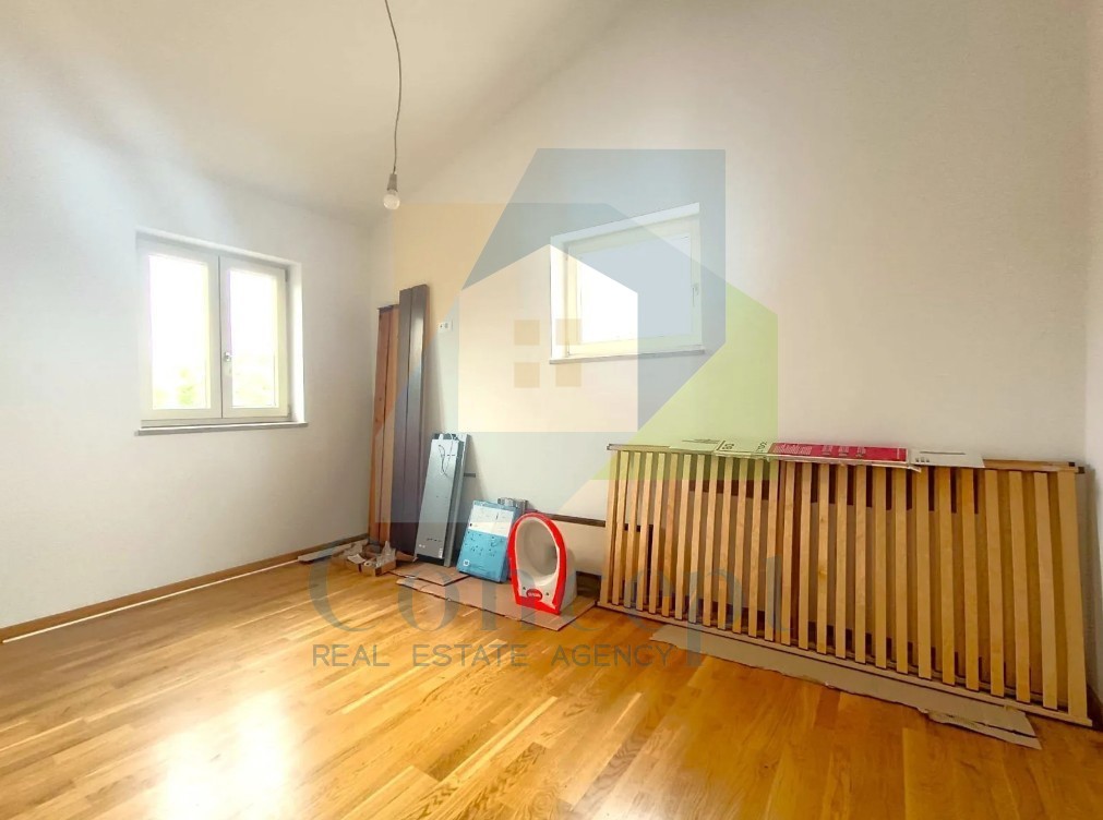 Poreč, dintorni, Casa indipendente con ampio giardino