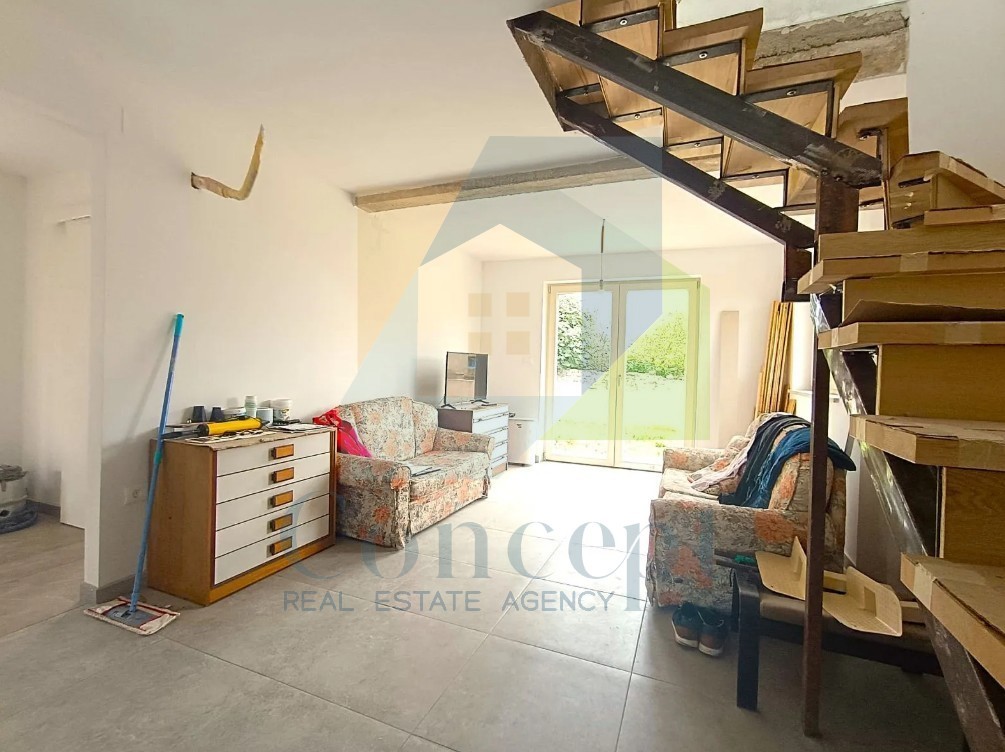 Poreč, dintorni, Casa indipendente con ampio giardino