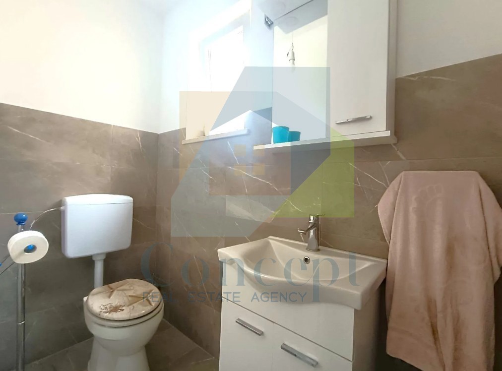 Poreč, dintorni, Casa indipendente con ampio giardino