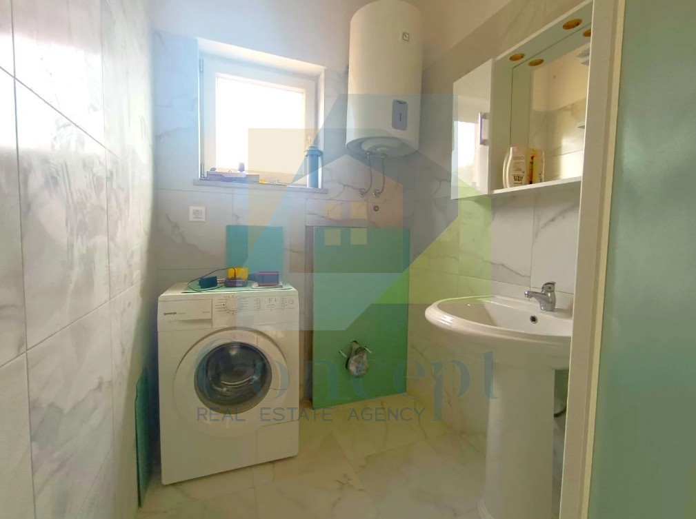 Poreč, dintorni, Casa indipendente con ampio giardino