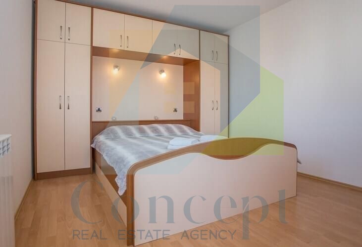 Poreč, Lussuosa posizione, Casa appartamenti a 750 m dal mare