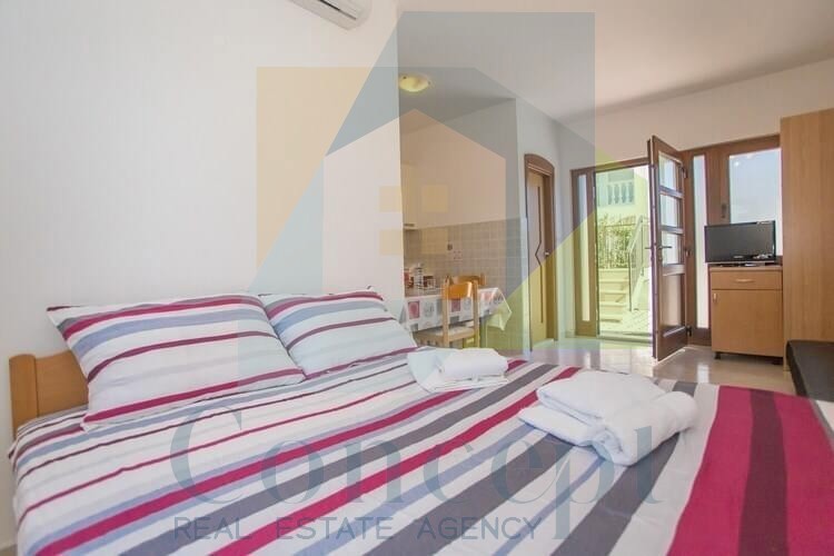 Poreč, Lussuosa posizione, Casa appartamenti a 750 m dal mare