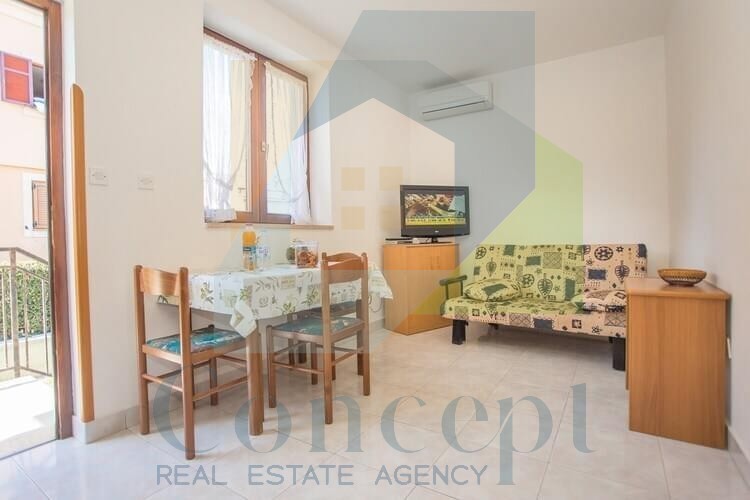 Poreč, Lussuosa posizione, Casa appartamenti a 750 m dal mare