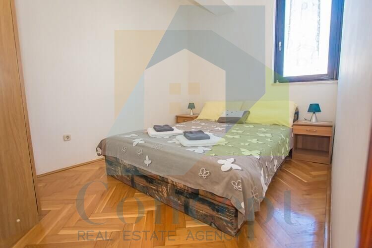 Poreč, Lussuosa posizione, Casa appartamenti a 750 m dal mare